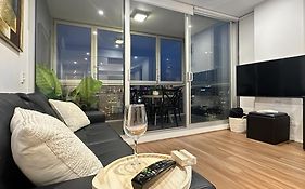 Penthouse View Apartment Luxury Cbd Penthouse With Balcony